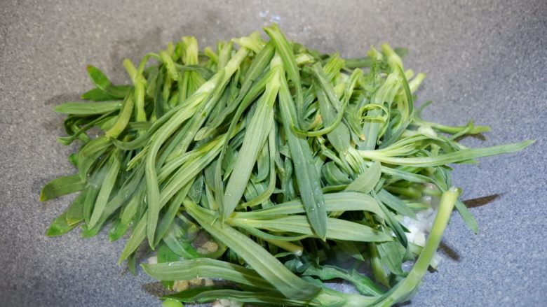 Wild Spinach Stir-fried Vegetarian Shredded Pork