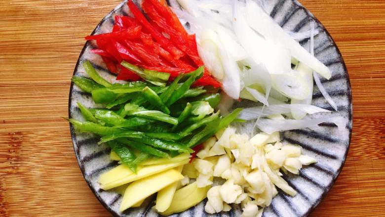 Stir-fried razor clams