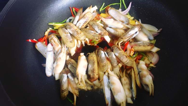 Stir-fried razor clams