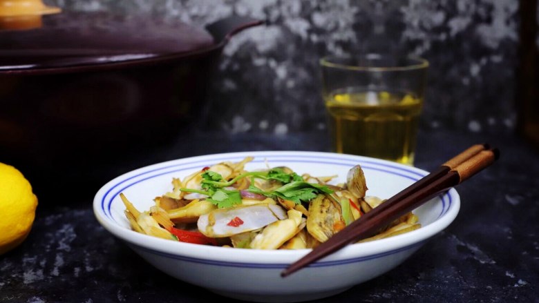 Stir-fried razor clams