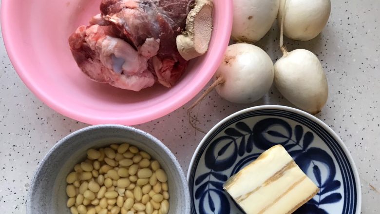 Soybean, Bacon, Carrot and Stick Bone Soup