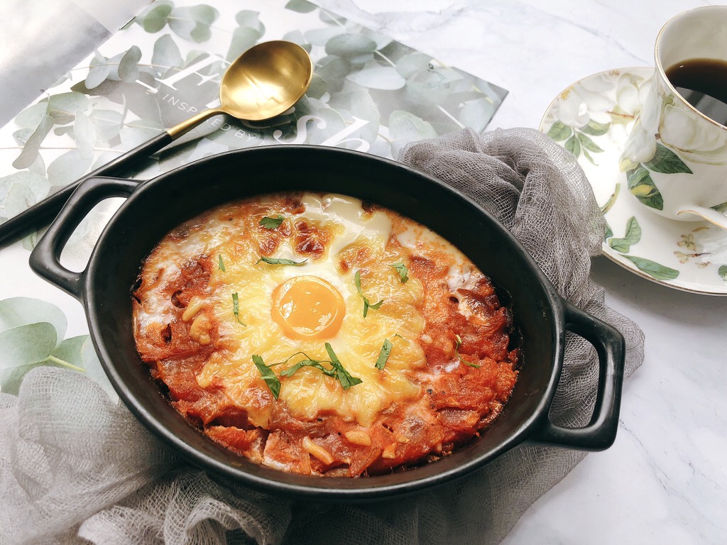 Italian breakfast baked eggs