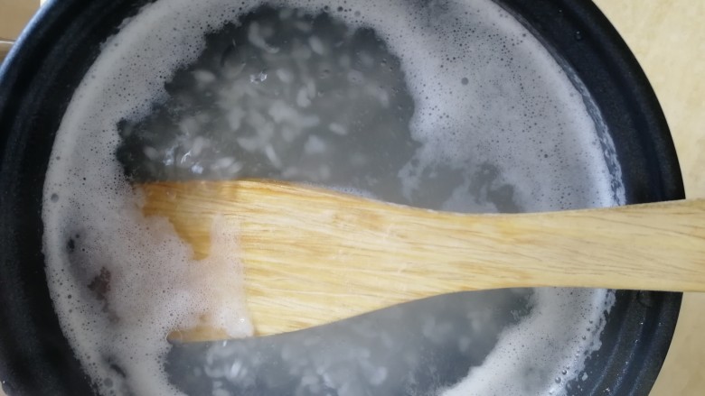 Tomato and Luffa Calcium Porridge