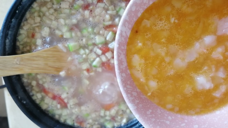 Tomato and Luffa Calcium Porridge