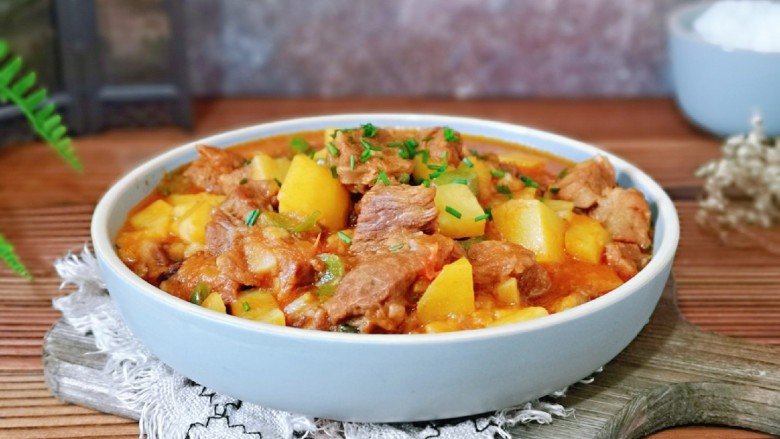 Winter Warm Vegetables Borscht