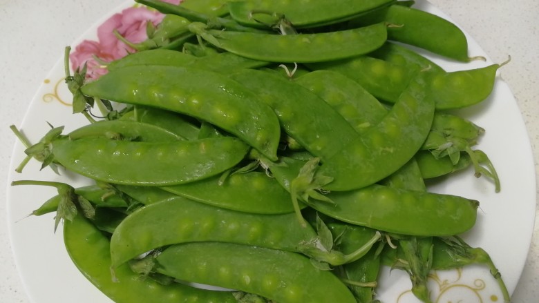 Sautéed Snow Peas and Sausages