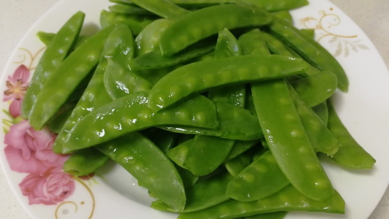 Sautéed Snow Peas and Sausages