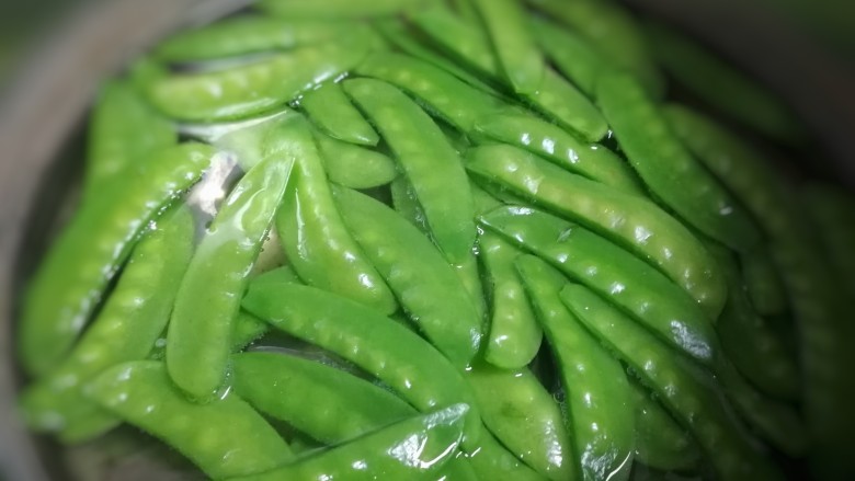 Sautéed Snow Peas and Sausages