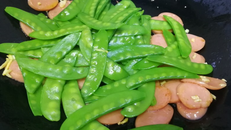 Sautéed Snow Peas and Sausage