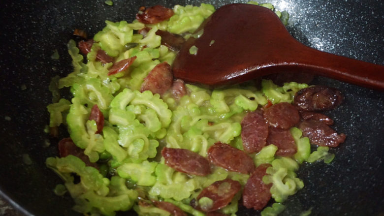 Bitter melon and fried bacon