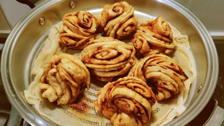 Brown Sugar Flower Roll