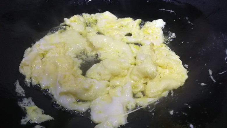 Chinese cabbage and scrambled eggs