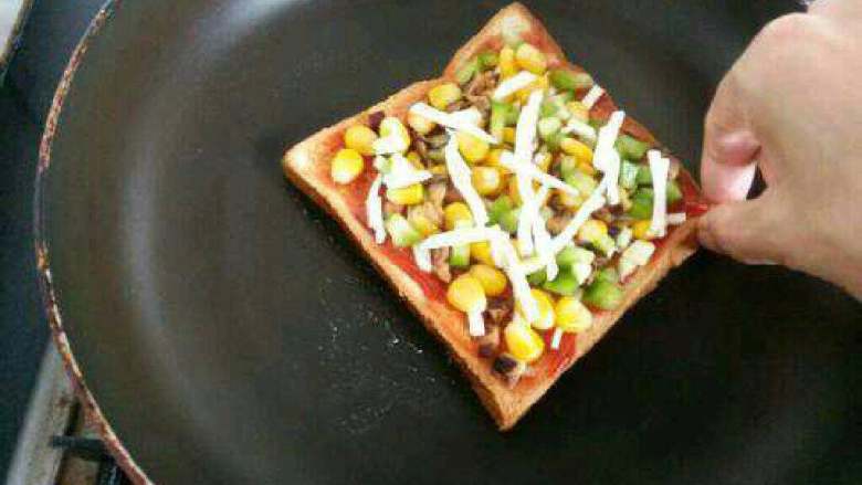 Homemade【Fried Stuffed Toast Pizza】