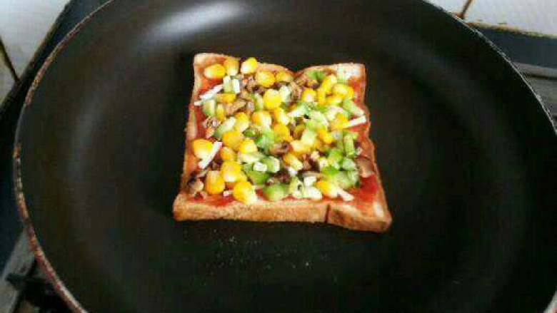 Homemade【Fried Stuffed Toast Pizza】