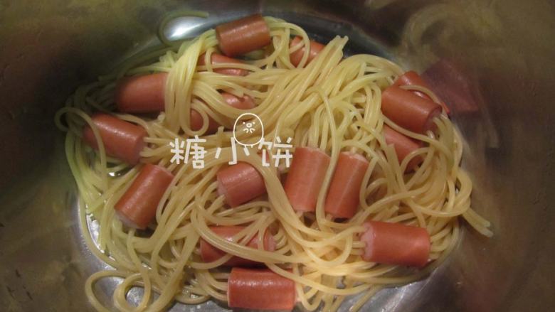 Spaghetti with String Sausage