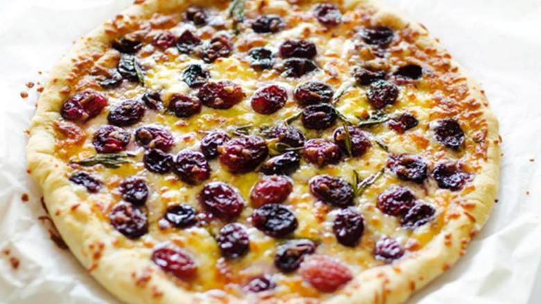 Cheese Grilled Grape Pizza