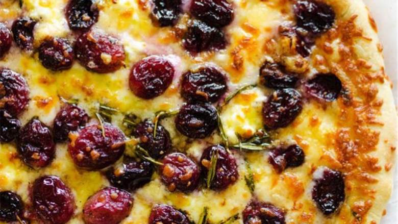 Cheese Grilled Grape Pizza