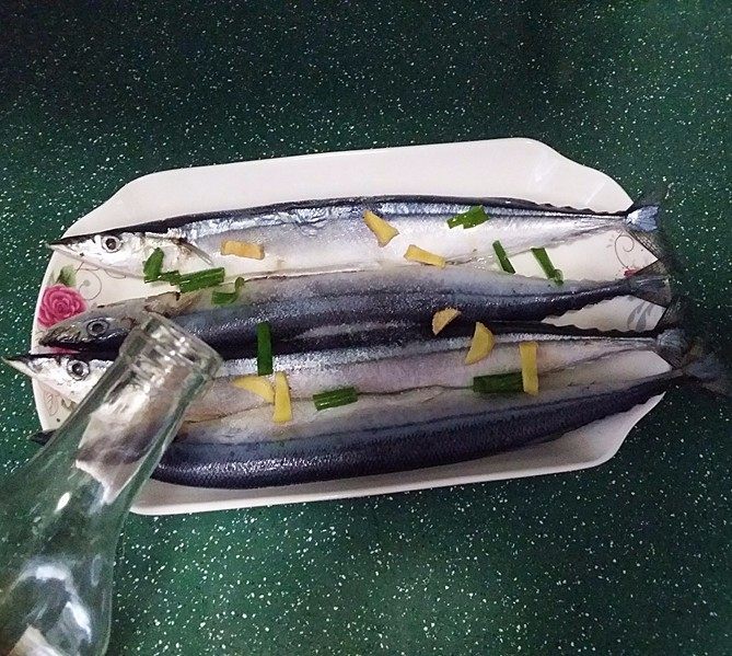 Steamed Saury with Black Bean Sauce