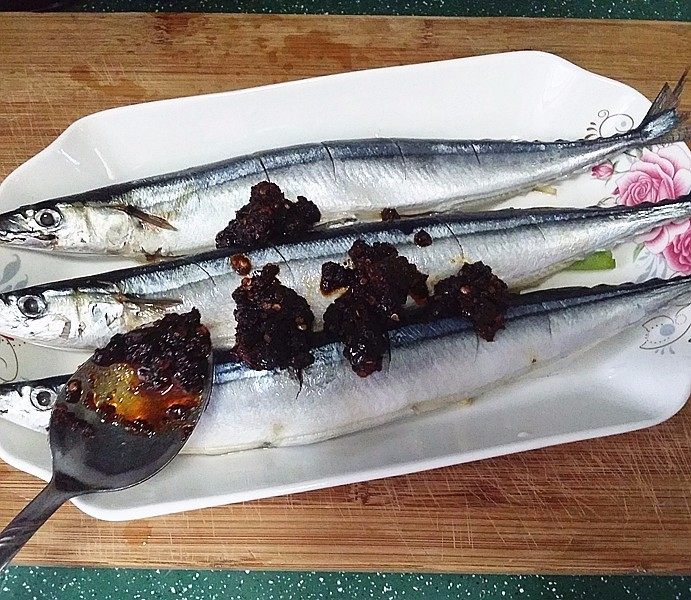 Steamed Saury with Black Bean Sauce