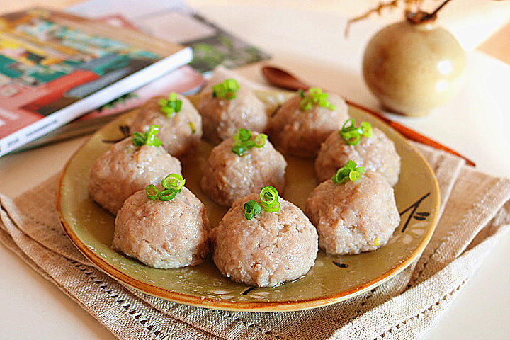 Steamed lotus root balls