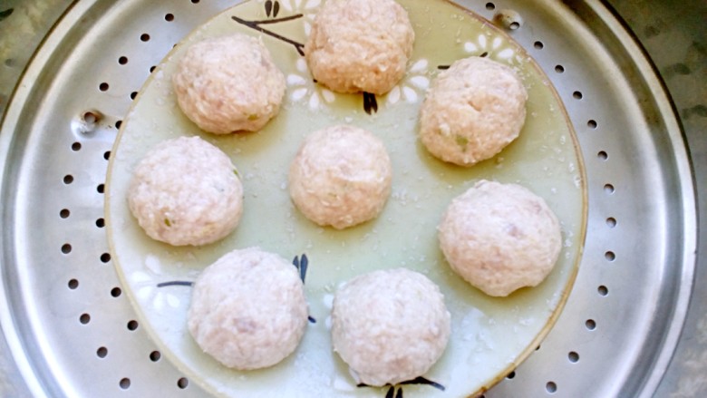 Steamed Lotus Root Balls