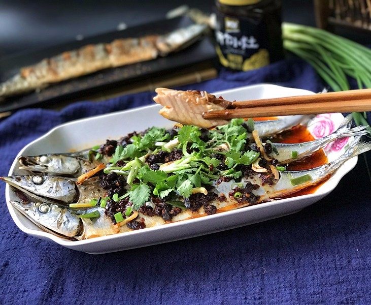 Steamed Saury with Black Bean Sauce