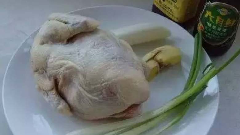 Fat, tender and delicious white chopped chicken