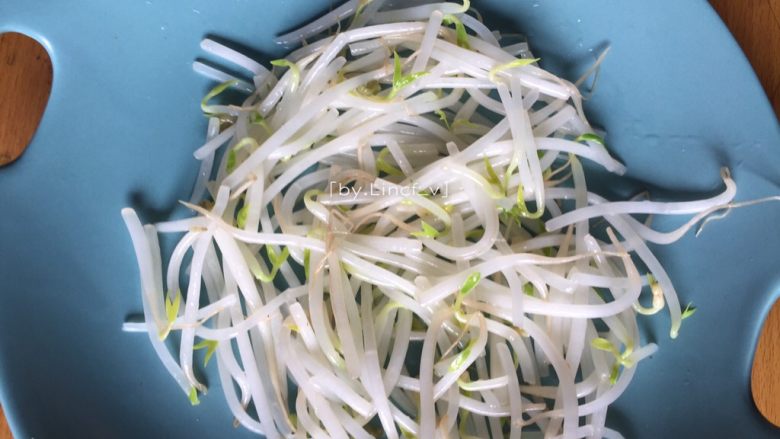 wontons mixed with scallion oil