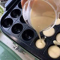 Popular street snacks in Chongqing: Illustration of how to make octopus balls 6