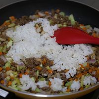 #migrant worker's healthy meal#low calorie and less oil healthy dinner ~Illustration of how to make fried rice with beef and mixed vegetables 8