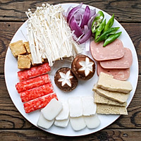 Make Korean military hot pot at home, super rich and delicious, perfect for the whole family to eat in winter! Illustration of how to do it 2