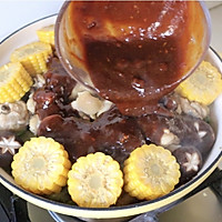 Friends gather at home for a food party: Illustration of how to make butter hot pot with three-gravy braised chicken nuggets 9