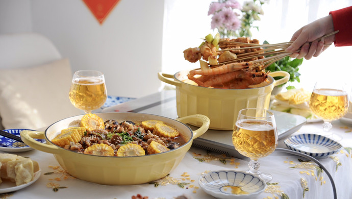 Butter hotpot with three sauces braised chicken