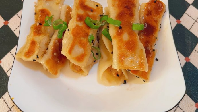 Fresh meat pot stickers