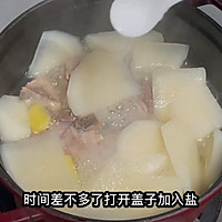 #showyour Mid-Autumn Festival Reunion Dinner#There will be more in autumn and winter Illustration of how to make white radish and pork bone soup 6