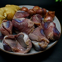 Stir-fried duck gizzards with spicy sauce-----Illustration of a must-have Chinese New Year dish to go with wine 1