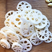 #秋How to eat#Illustration of how to make cold lotus root slices 1