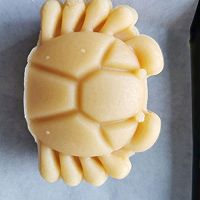 Internet celebrity crab mooncakes - Cantonese custard filling recipe illustration 15