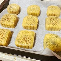 #showyourreuniondinner#Traditional Cantonese-style egg yolk Lotus Seed Bean Paste Mooncake Recipe Illustration 15