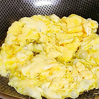 #Father's Day, cook a dish for Dad#Luffa Stir-fried Illustration of how to make eggs 5