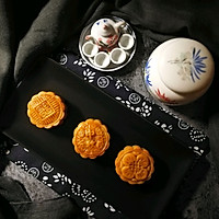 Cantonese-style lotus paste & bean paste and egg yolk mooncake#Enjoy 