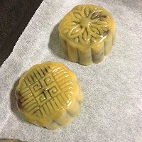 Illustration of the first experiment of Cantonese-style bean paste mooncakes 8