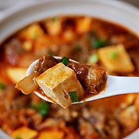 Illustration of how to make spicy beef, cabbage and tofu hot pot 15