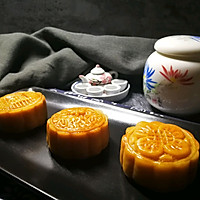 Cantonese-style lotus paste & bean paste and egg yolk mooncake#Enjoy 