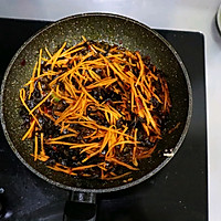 Classic Sichuan cuisine with fish-flavored shredded pork as a side dish (children's home-cooked version) Illustration of how to make a quick home-cooked fish-flavored shredded pork dish 9