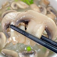 Illustration of how to make mushroom and winter melon soup (also known as clear intestine soup) 9