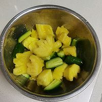 #This week's hot list#Refreshing and anti-greasy snacks in summer- -Illustration of how to make pineapple mixed with cucumber 5