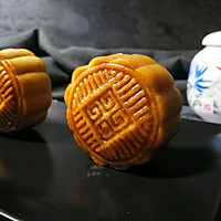 Cantonese style lotus paste & bean paste and egg yolk mooncake#Enjoy 