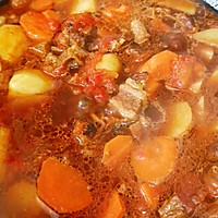 Illustration of how to make winter health vegetables, tomato, beef brisket and potatoes stewed 8