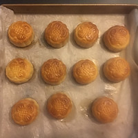 Illustration of how to make meat floss and egg yolk mooncakes 15